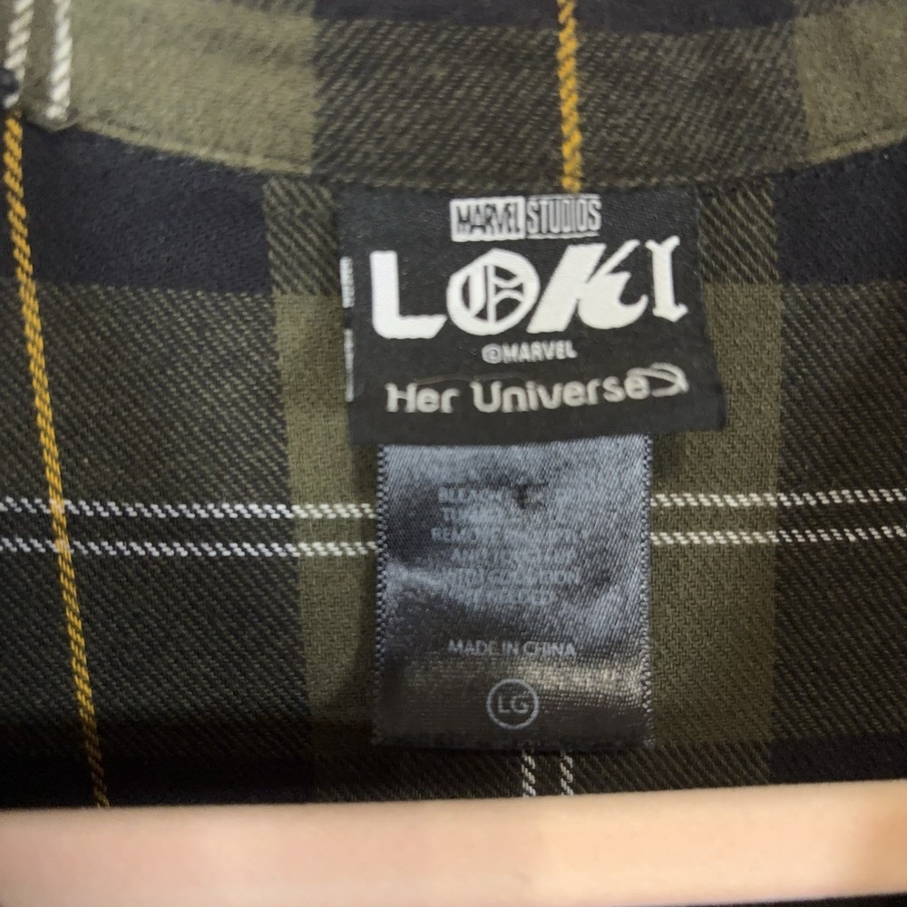 Her Universe x Marvel Loki Flannel Shirt Womens Sz L Green Plaid Graphic Pocket - Picture 5 of 8